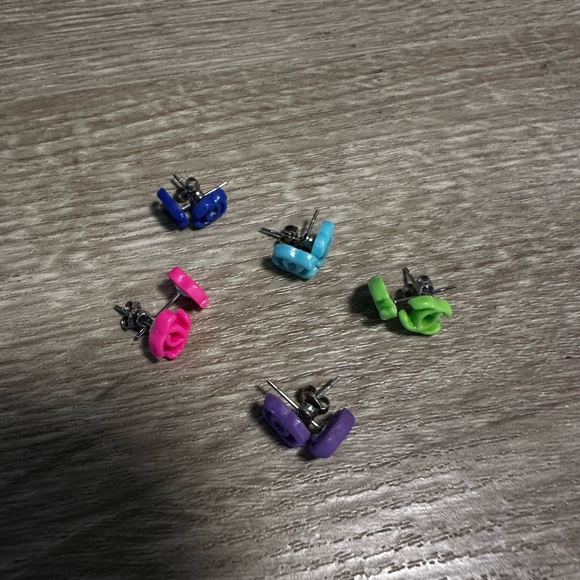 RE-POSHING🩷CC💜💙CC🩵💚NEW - SUPER CUTE RETRO RESIN CC EARRINGS - PRICE IS PER SET - Picture 3 of 6